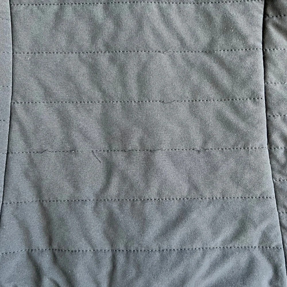 Athleta Girl Black Quilted Hooded Jacket XS 6 Full Zip Puffer Activewear